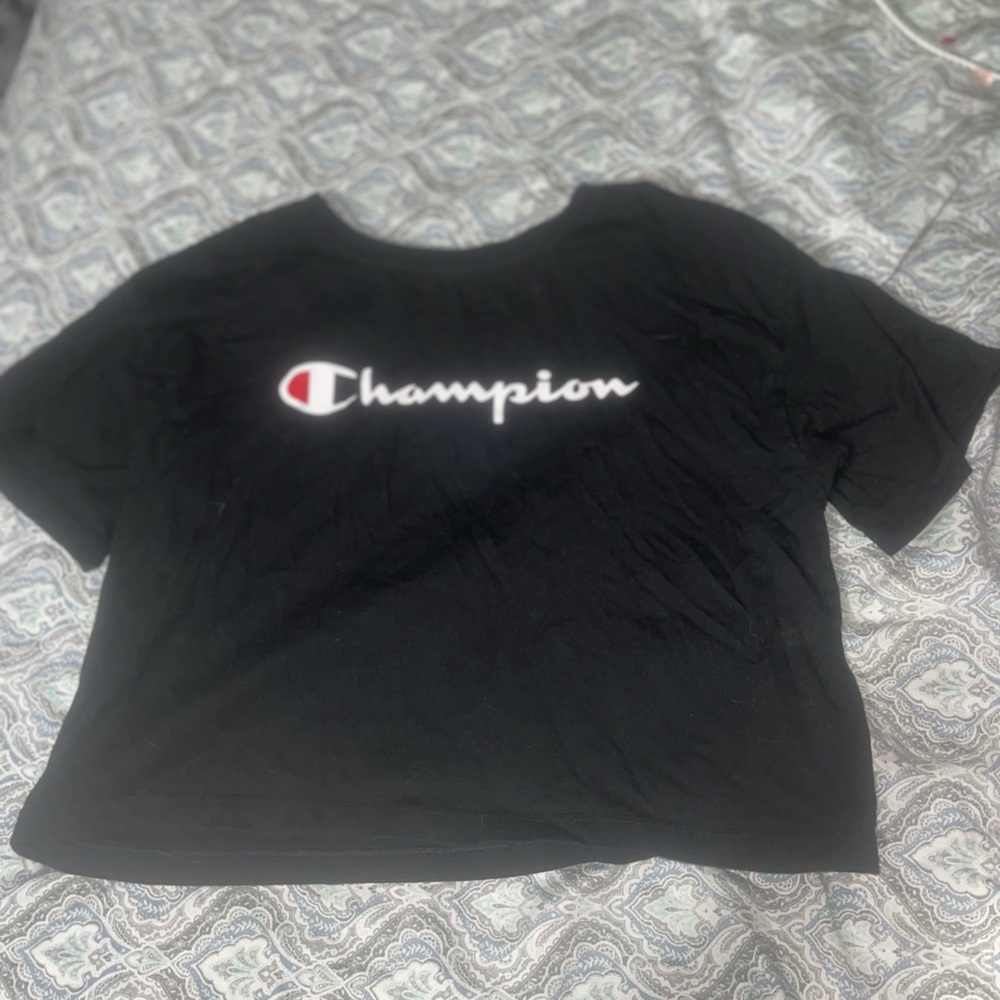Cropped champion t shirt
